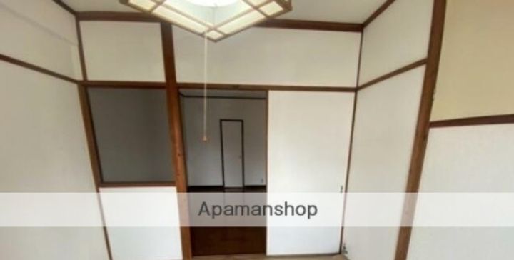 東京都武蔵野市中町3丁目の賃貸マンションの内装