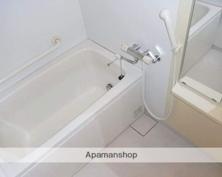 東京都三鷹市上連雀2丁目の賃貸マンションの風呂