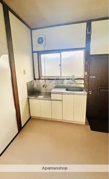 東京都三鷹市野崎1丁目の賃貸アパートのキッチン