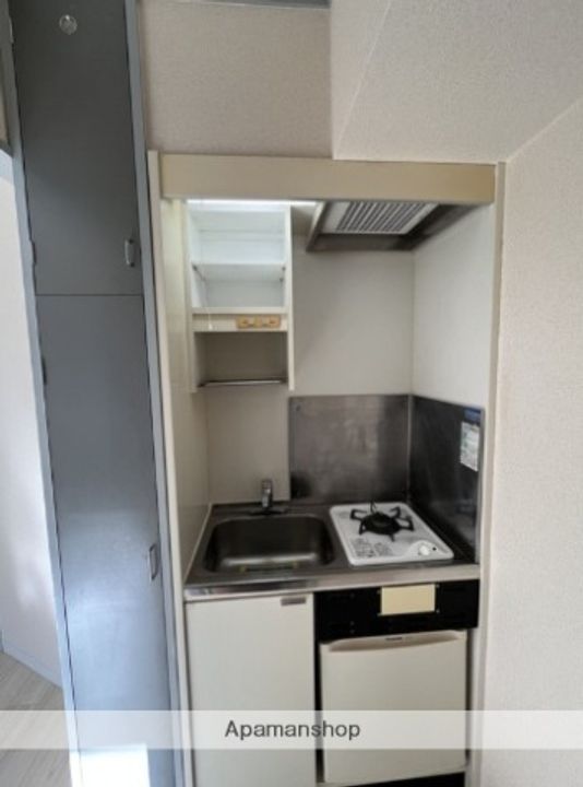 東京都小金井市貫井北町2丁目の賃貸マンションのキッチン