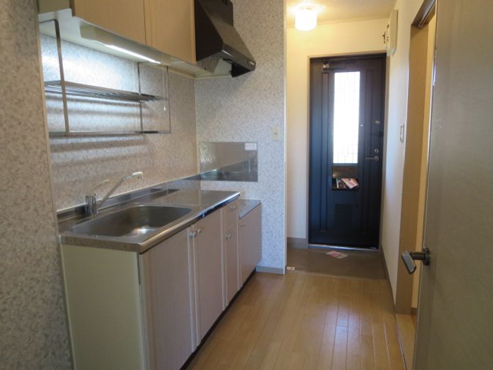 東京都国分寺市東恋ヶ窪5丁目の賃貸アパートの玄関