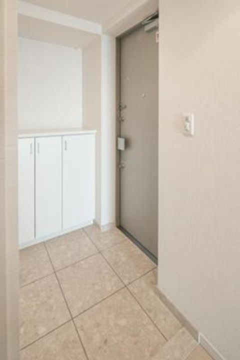 ガーデニエール砧レジデンスの玄関