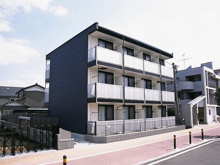 レオパレスSANYAの外観