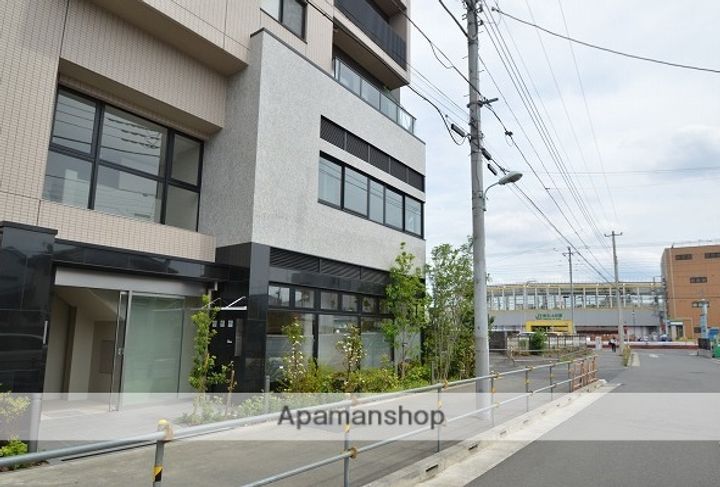 東京都小金井市梶野町5丁目の賃貸マンションの外観