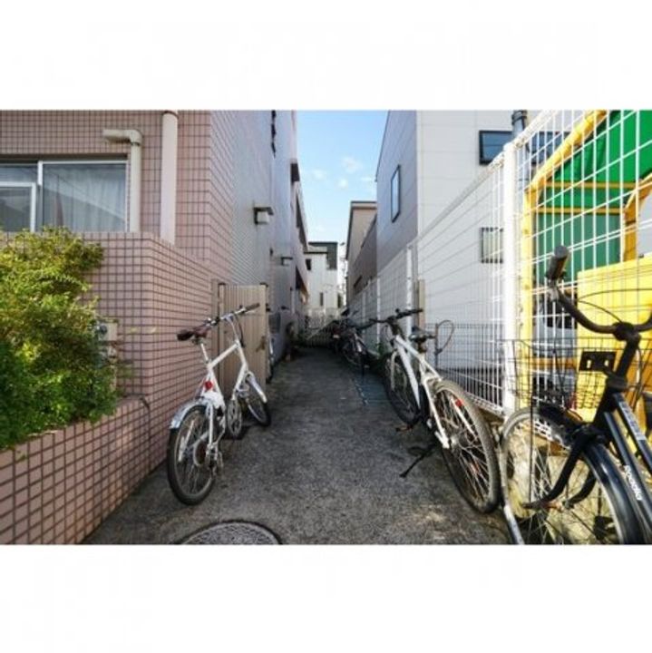 東京都世田谷区下馬2丁目の賃貸マンションの外観