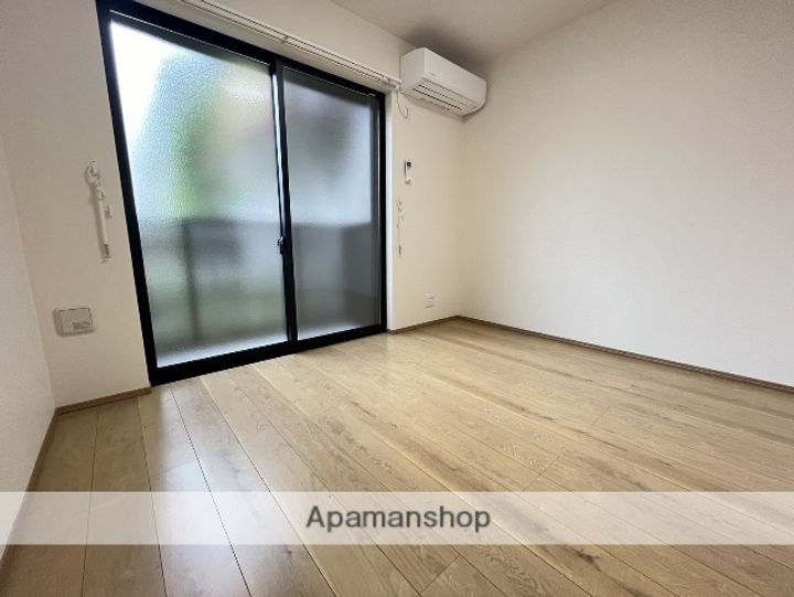 東京都練馬区東大泉3丁目の賃貸アパートの居間