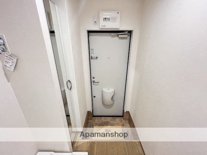 東京都練馬区東大泉3丁目の賃貸アパートの玄関