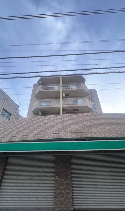 東京都世田谷区祖師谷3丁目の賃貸マンションの外観