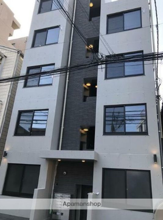 東京都中野区南台2丁目の賃貸マンションの外観