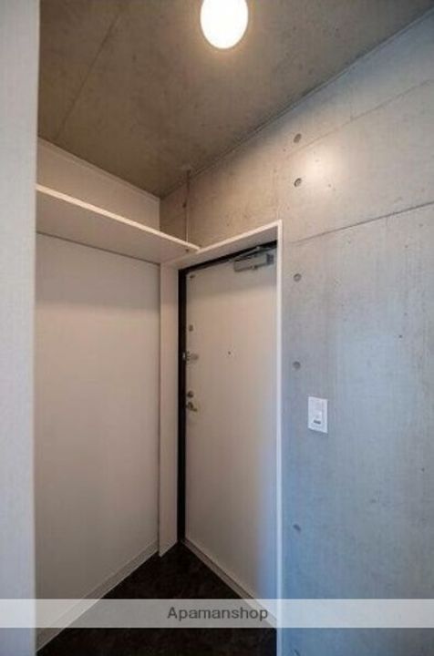 東京都杉並区西荻南3丁目の賃貸マンションの玄関