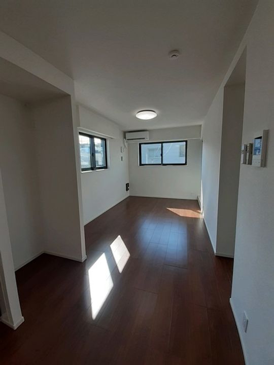 ソレイユ深沢の居間