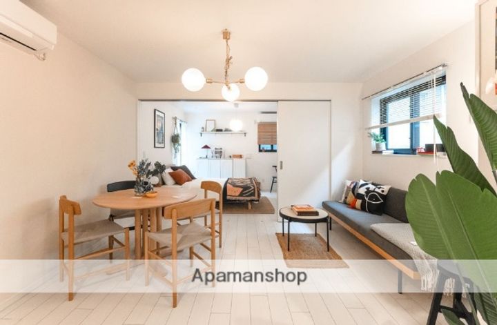 エルファーロ中野坂上Ⅱの居間