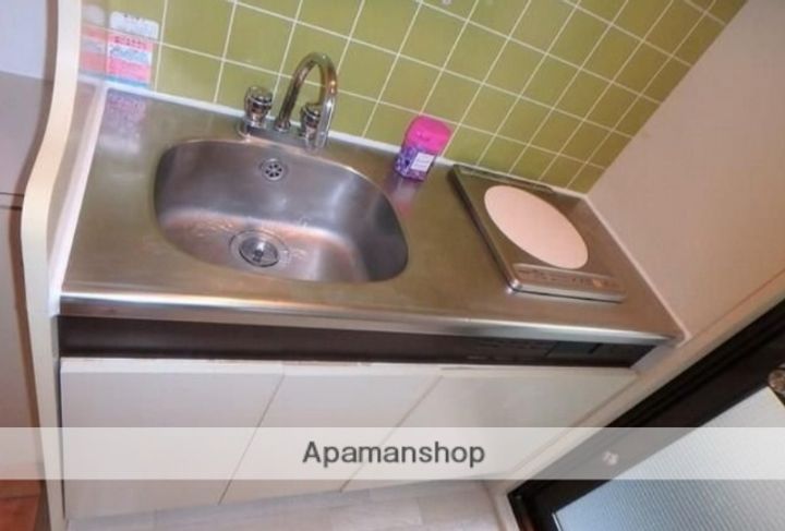 東京都武蔵野市中町3丁目の賃貸マンションのキッチン