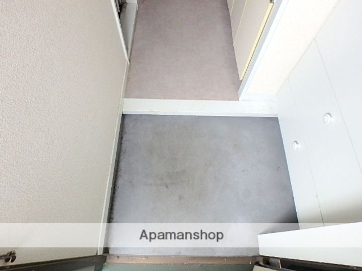 第3オギシマハイツの玄関