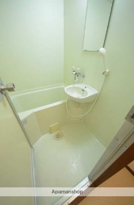 東京都武蔵野市西久保2丁目の賃貸マンションの風呂