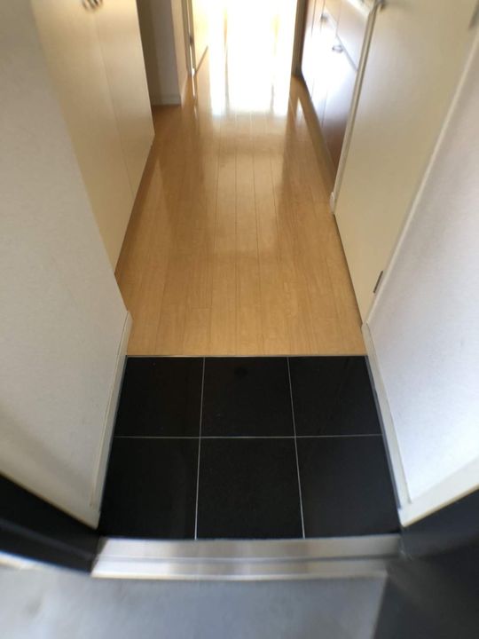 サニーハイマート下北沢の玄関