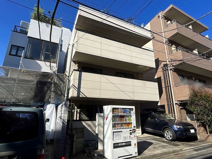 レオパレスMIWAの外観