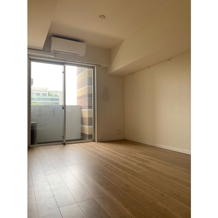 リバーレ東新宿の居間