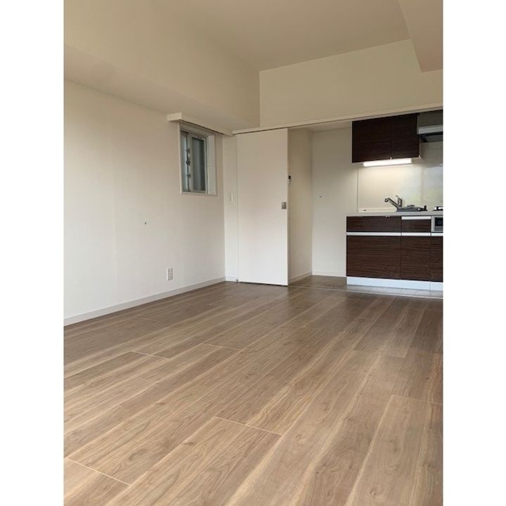 リバーレ東新宿の居間