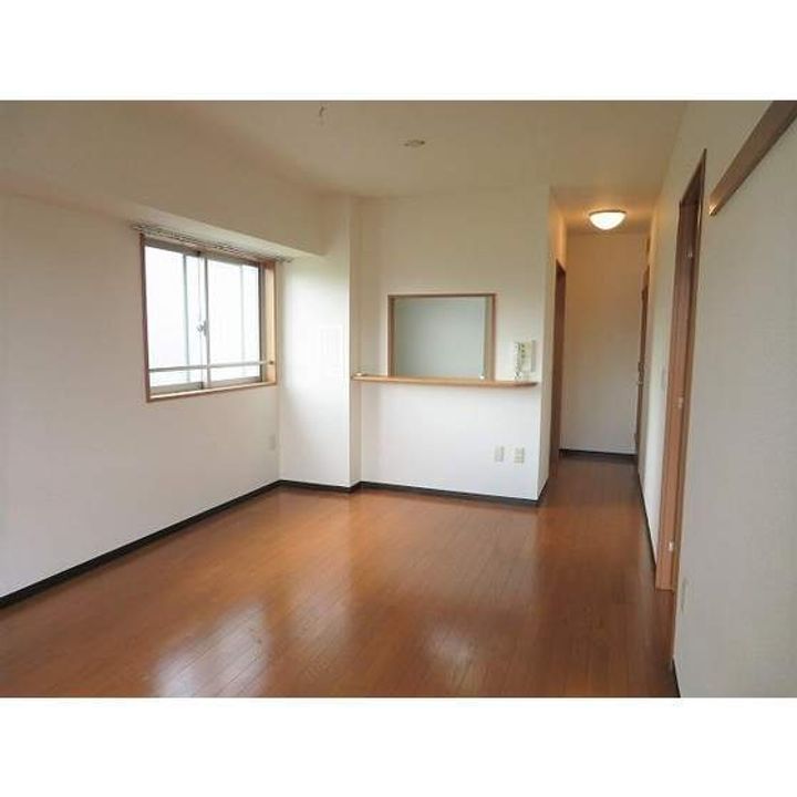 東京都西東京市保谷町2丁目の賃貸マンションの居間