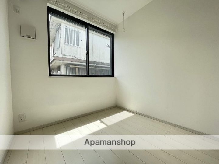 東京都杉並区西荻南4丁目の賃貸アパートの居間