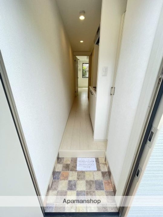 東京都杉並区西荻南4丁目の賃貸アパートの玄関