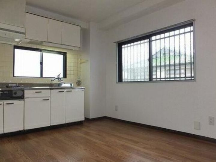 東京都杉並区井草1丁目の賃貸マンションの居間