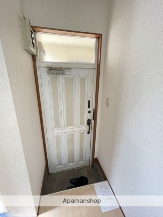 サウスコーポA棟の玄関