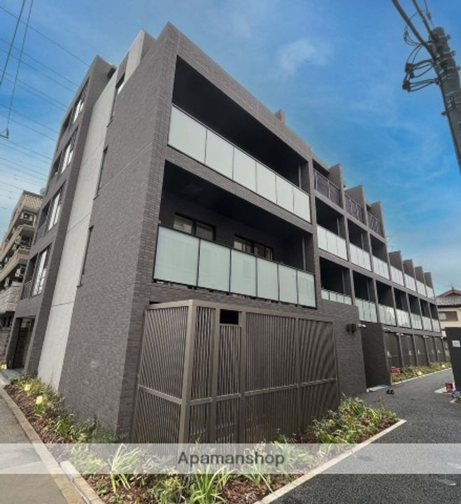 東京都杉並区上高井戸2丁目の賃貸マンションの外観