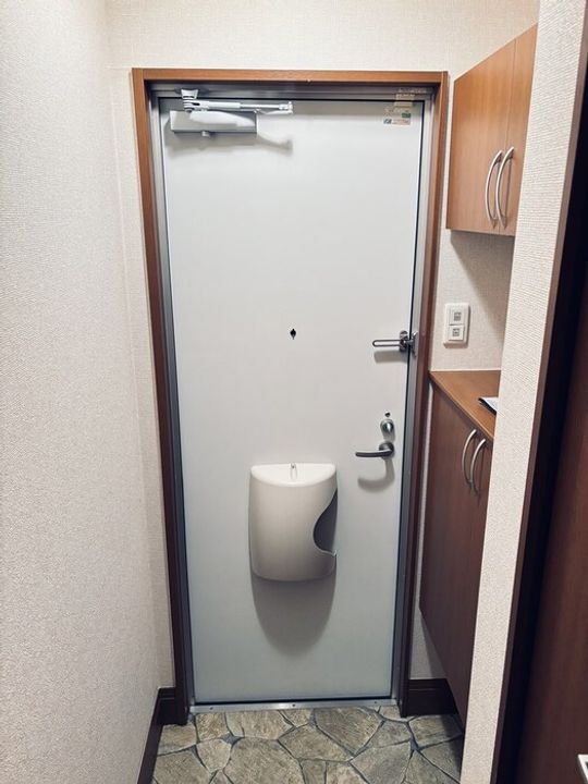 サンク モンタニア B棟の玄関