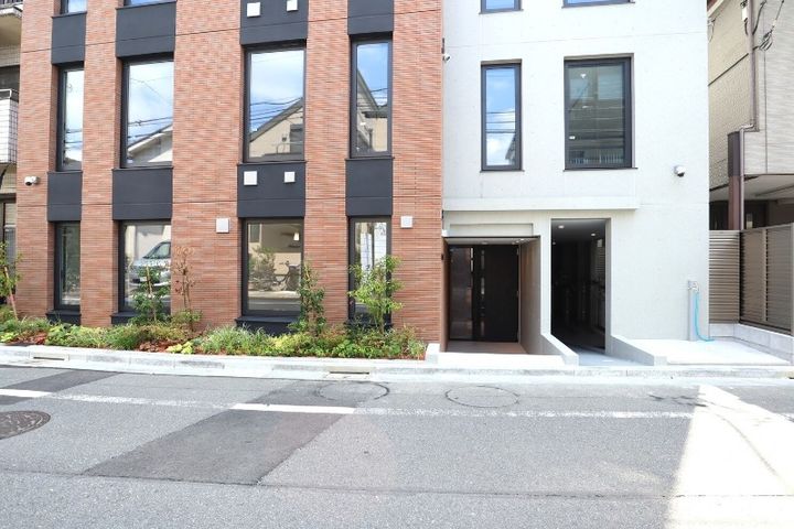 東京都中野区大和町1丁目の賃貸マンションの外観