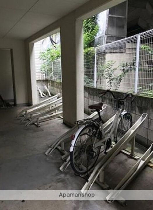 スチューデントハイツ代々木上原の外観