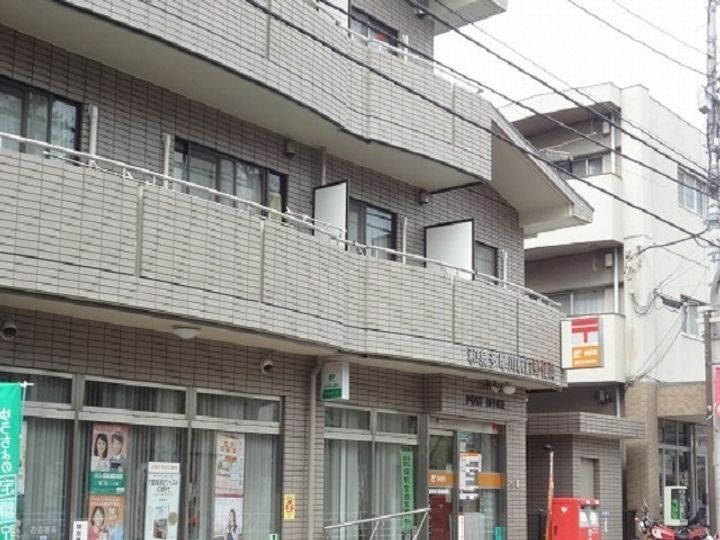 リーリエ・ブルーメの周辺