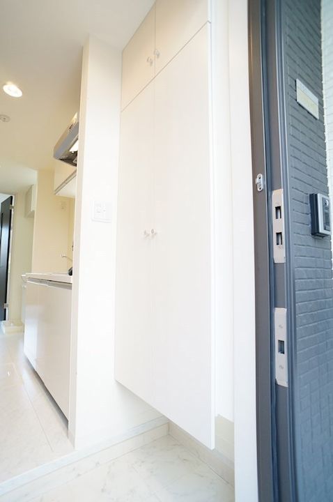 東京都目黒区柿の木坂1丁目の賃貸アパートの玄関