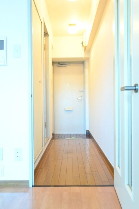 東京都世田谷区代田4丁目の賃貸マンションの玄関