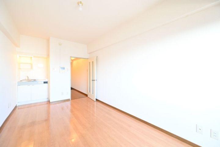 東京都世田谷区代田4丁目の賃貸マンションの居間