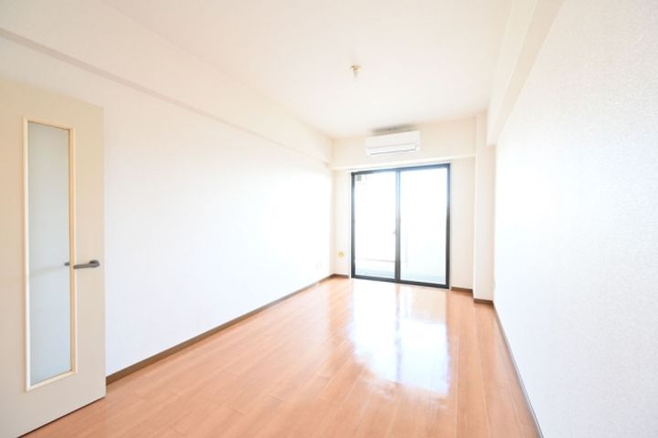 東京都世田谷区代田4丁目の賃貸マンションの居間