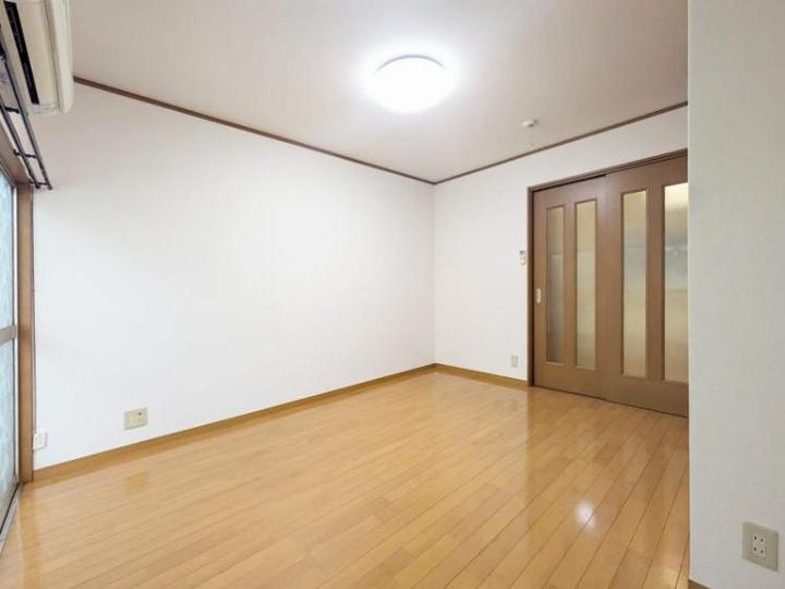 ポルテ目黒(旧西川ハイツ)の居間