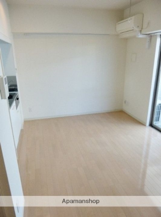 東京都世田谷区八幡山3丁目の賃貸マンションの居間