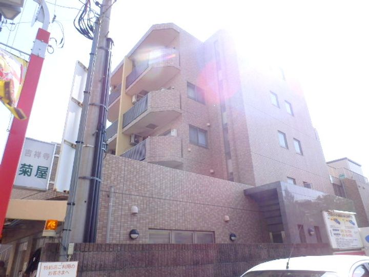 東京都世田谷区祖師谷3丁目の賃貸マンションの外観