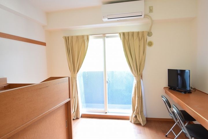 レオパレス宇田川町マンションの居間