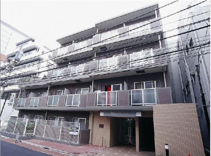 レオパレス宇田川町マンションの外観