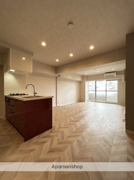 東京都目黒区目黒3丁目の賃貸マンションの居間