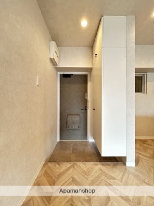 東京都目黒区目黒3丁目の賃貸マンションの玄関