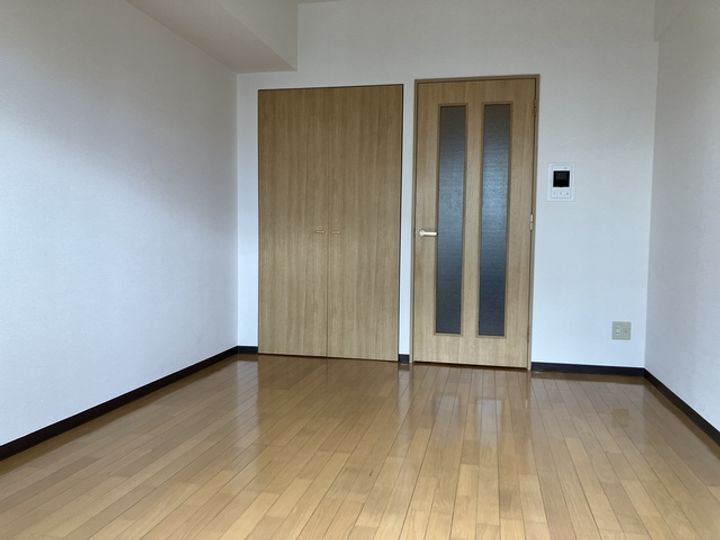東京都目黒区目黒本町2丁目の賃貸マンションの居間