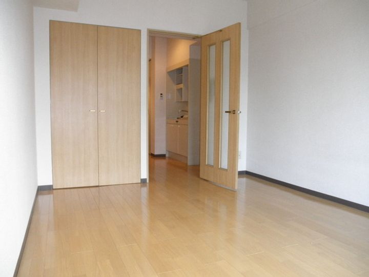 東京都目黒区目黒本町2丁目の賃貸マンションの居間