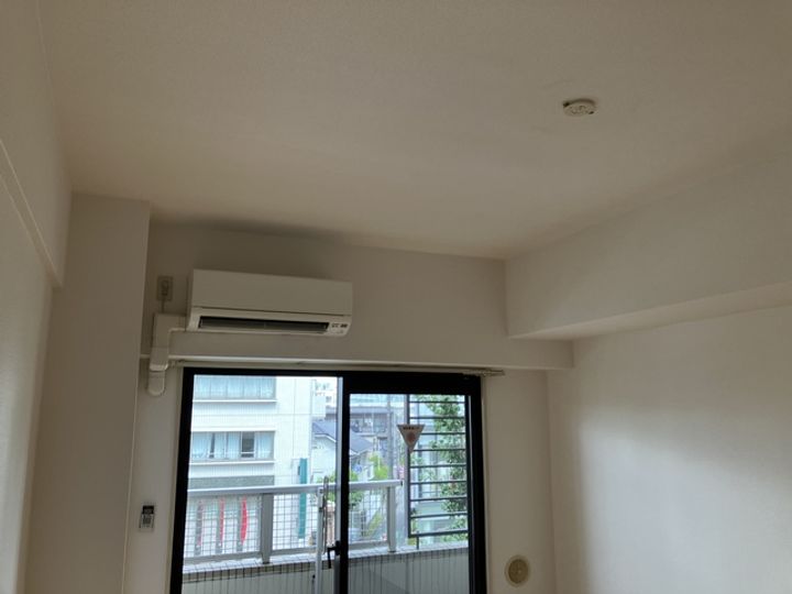 東京都目黒区目黒本町2丁目の賃貸マンションの居間