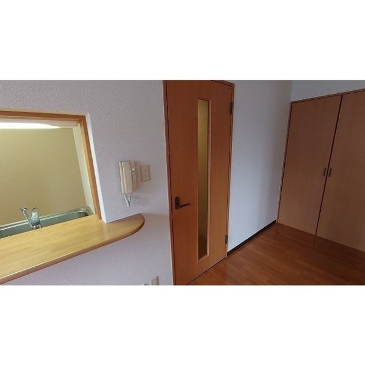 東京都杉並区南荻窪1丁目の賃貸マンションの居間