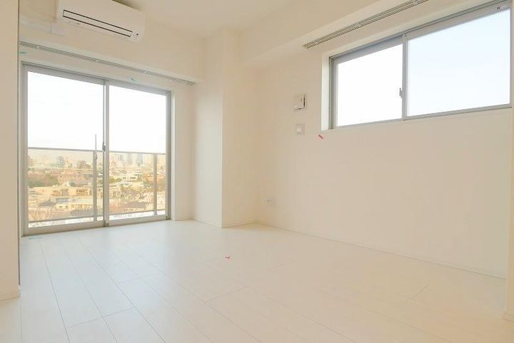 東京都渋谷区大山町の賃貸マンションの居間