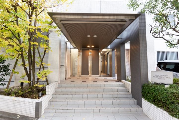 東京都杉並区上高井戸1丁目の賃貸マンションの外観